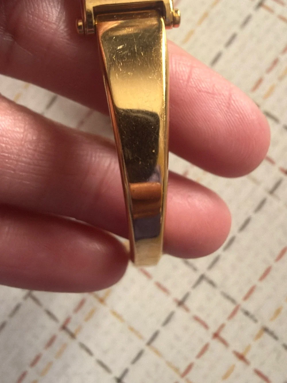Gucci Gold-Tone Slim Bangle Bracelet Watch 1500L model
